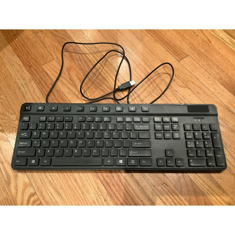 Insignia USB Wired Keyboard Black Full Size QWERTY NS-PNK5001